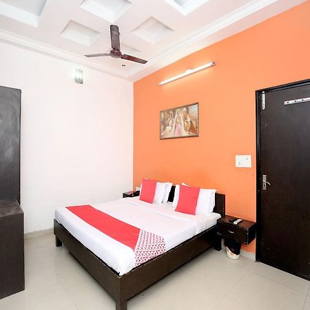 Oyo 12972 Hotel Krishna Castle Amritsar Esterno foto
