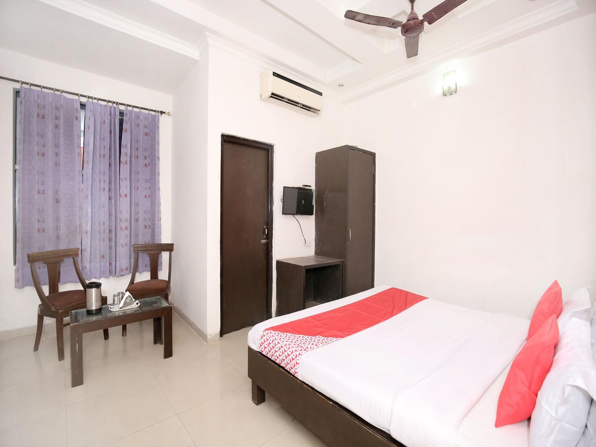 Oyo 12972 Hotel Krishna Castle Amritsar Esterno foto