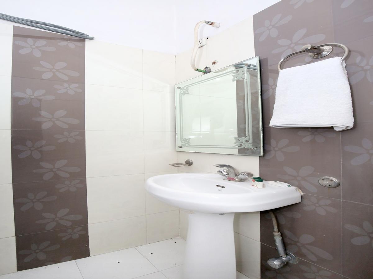 Oyo 12972 Hotel Krishna Castle Amritsar Esterno foto
