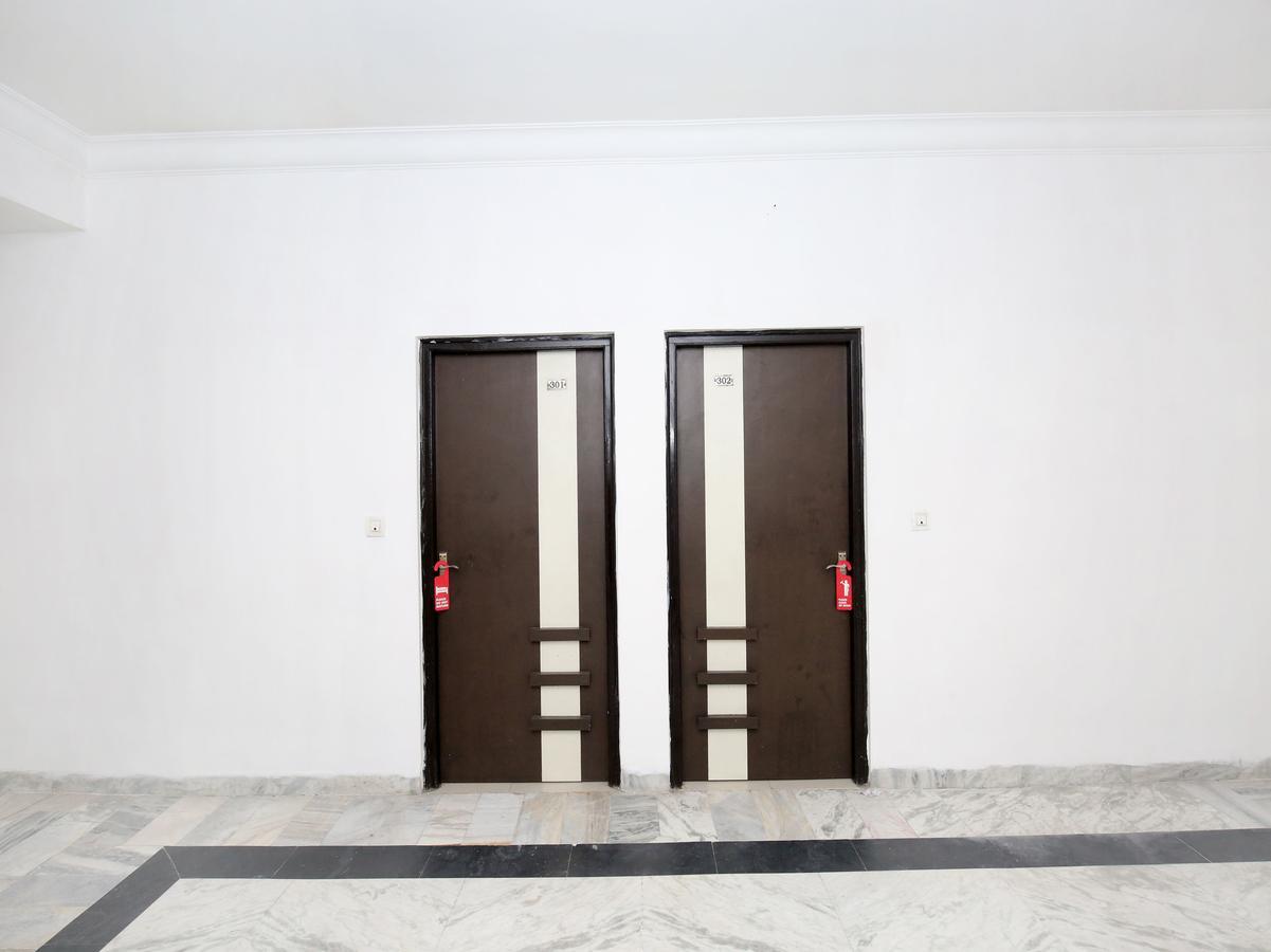 Oyo 12972 Hotel Krishna Castle Amritsar Esterno foto